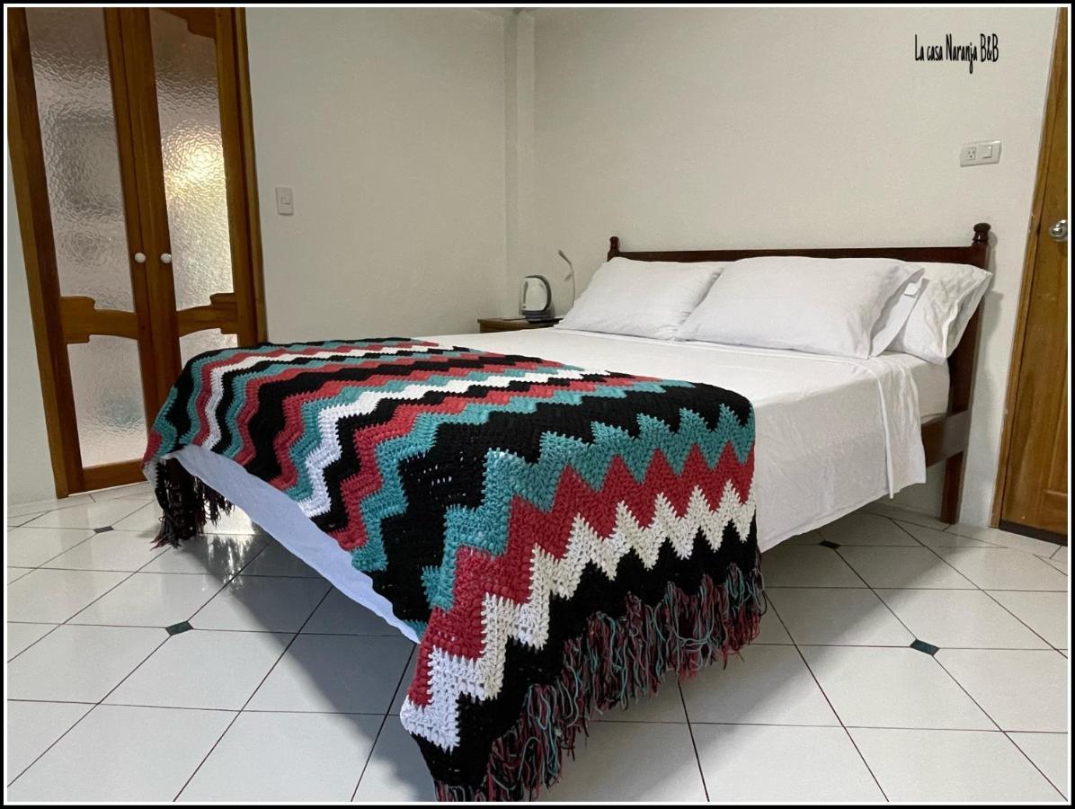 La Casa Naranja Bed And Breakfast Olon Exterior photo